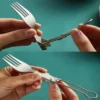 How to unfold the pure titanium folding fork