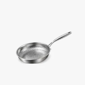 28 cm titanium frying pan with a dragon-scale textured cooking surface.